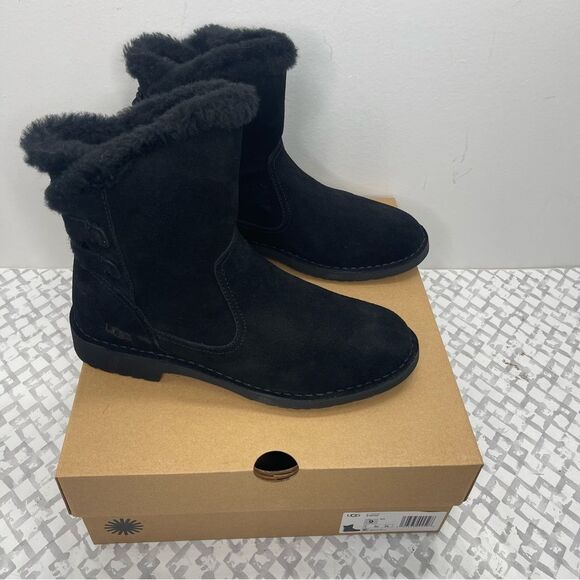 UGG Naiyah Size 9 Black Suede Leather Water repelling Short Winter Boots - Picture 2 of 7